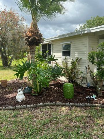 3042 5 Iron Drive, Port St. Lucie, FL 34952