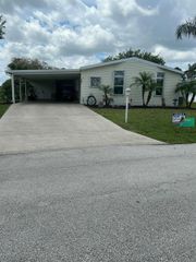3042 5 Iron Drive, Port St. Lucie, FL 34952