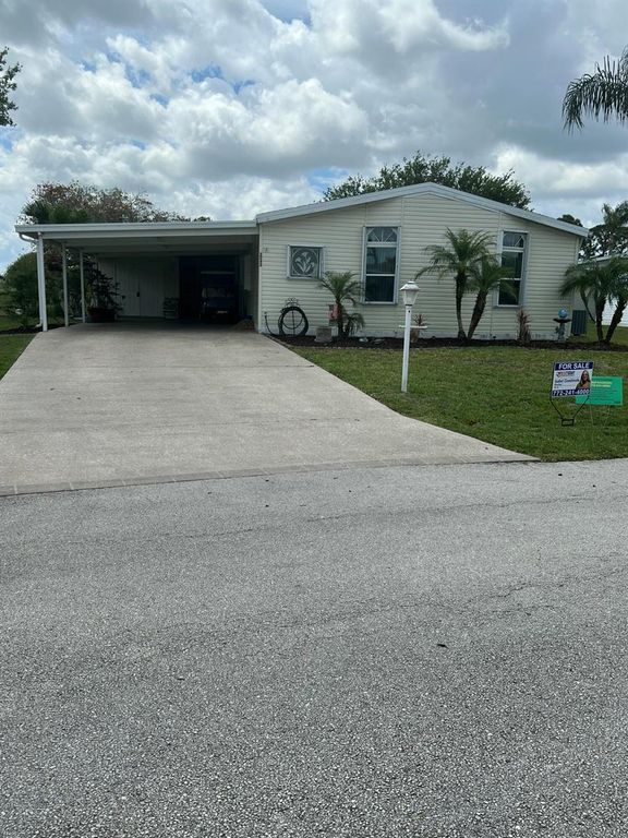3042 5 Iron Drive, Port St. Lucie, FL 34952