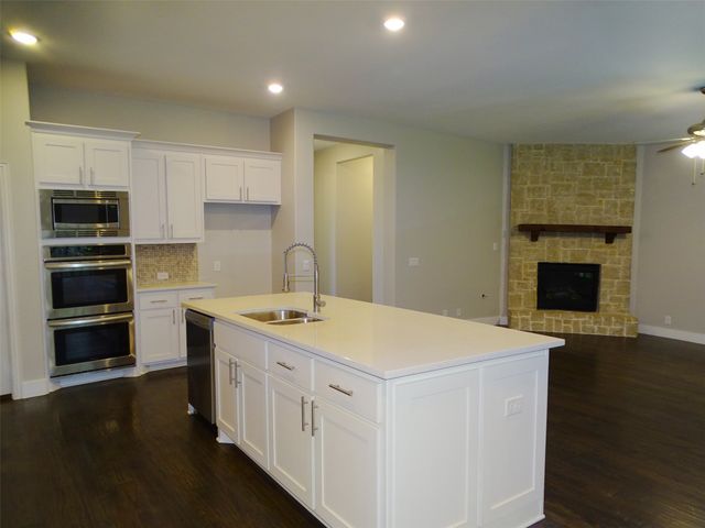 2125 Flora Lane, Desoto, TX 75115
