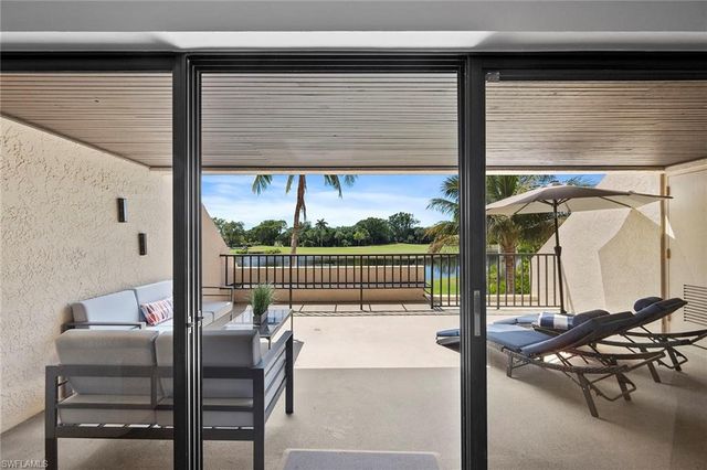 6360 Pelican Bay Blvd Apt 105, Naples, FL 34108