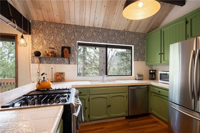 26645 Lake Forest, Twin Peaks, CA 92391