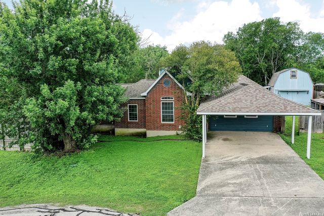 105 SKY COUNTRY DR, New Braunfels, TX 78132