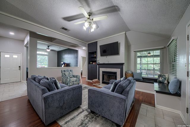 105 SKY COUNTRY DR, New Braunfels, TX 78132