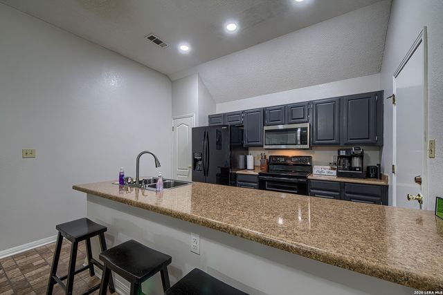 105 SKY COUNTRY DR, New Braunfels, TX 78132