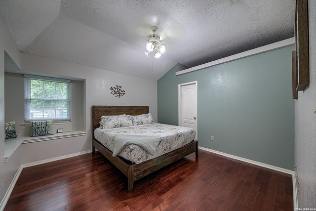 105 SKY COUNTRY DR, New Braunfels, TX 78132