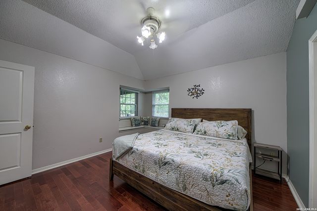 105 SKY COUNTRY DR, New Braunfels, TX 78132