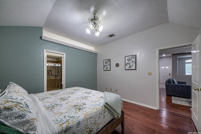 105 SKY COUNTRY DR, New Braunfels, TX 78132