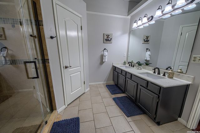 105 SKY COUNTRY DR, New Braunfels, TX 78132