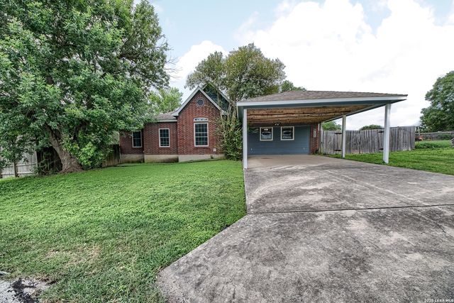 105 SKY COUNTRY DR, New Braunfels, TX 78132
