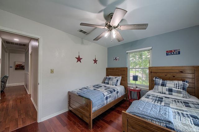 105 SKY COUNTRY DR, New Braunfels, TX 78132