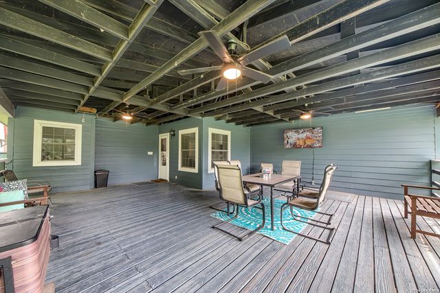 105 SKY COUNTRY DR, New Braunfels, TX 78132