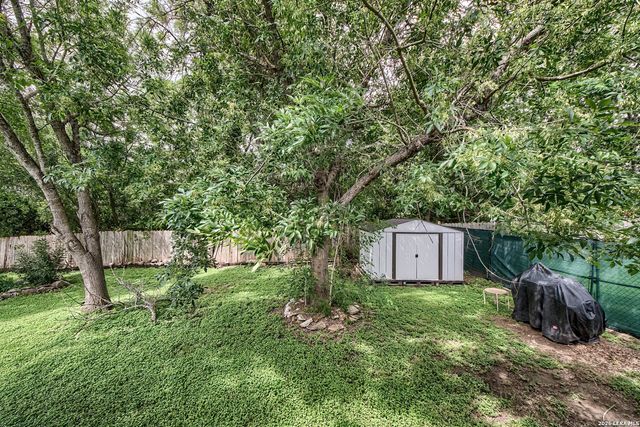 105 SKY COUNTRY DR, New Braunfels, TX 78132