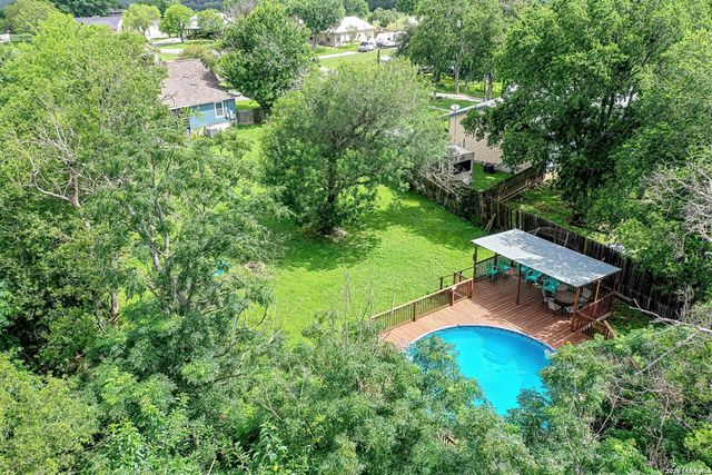 105 SKY COUNTRY DR, New Braunfels, TX 78132