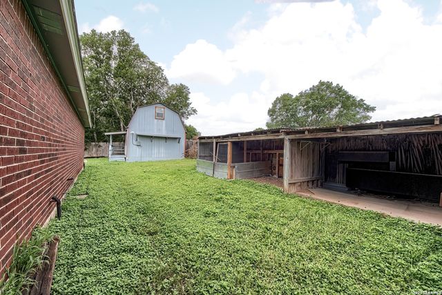 105 SKY COUNTRY DR, New Braunfels, TX 78132