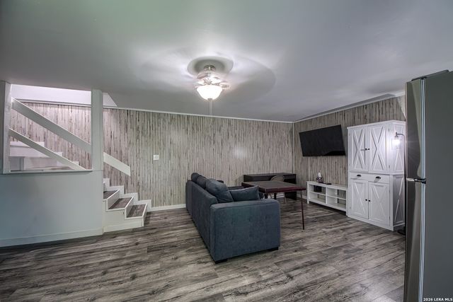 105 SKY COUNTRY DR, New Braunfels, TX 78132