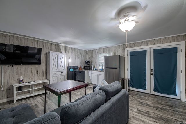 105 SKY COUNTRY DR, New Braunfels, TX 78132