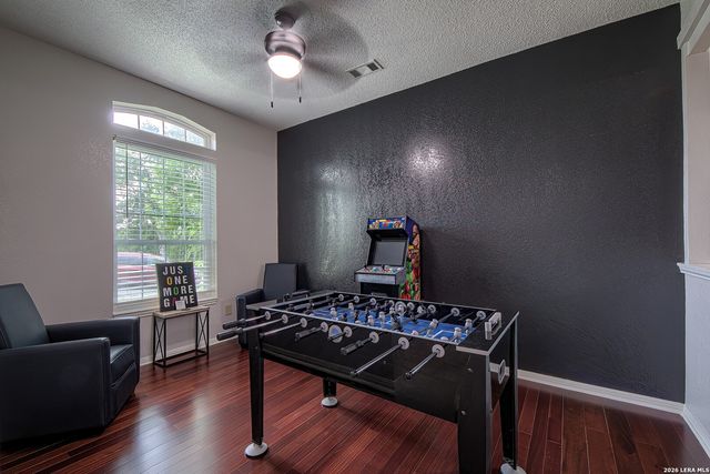 105 SKY COUNTRY DR, New Braunfels, TX 78132