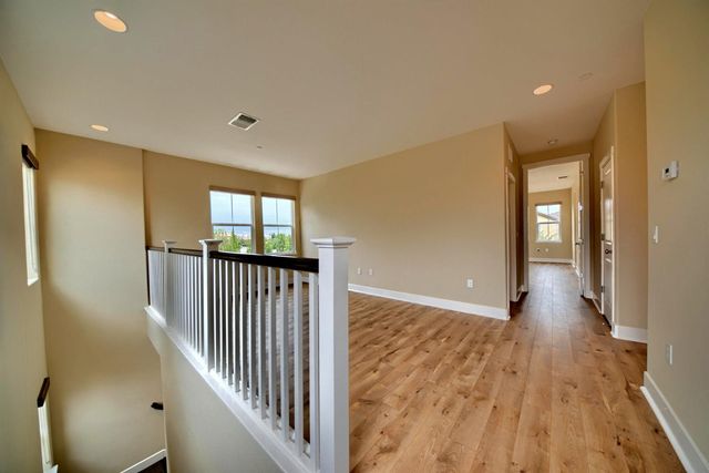 1329 Darrow Dr, Lathrop, CA 95330