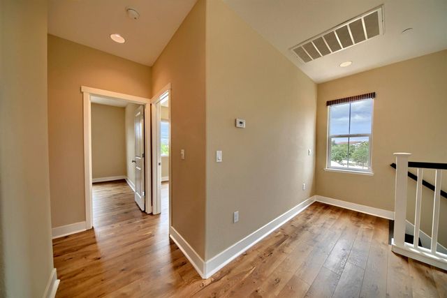 1329 Darrow Dr, Lathrop, CA 95330