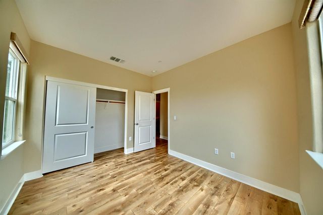 1329 Darrow Dr, Lathrop, CA 95330