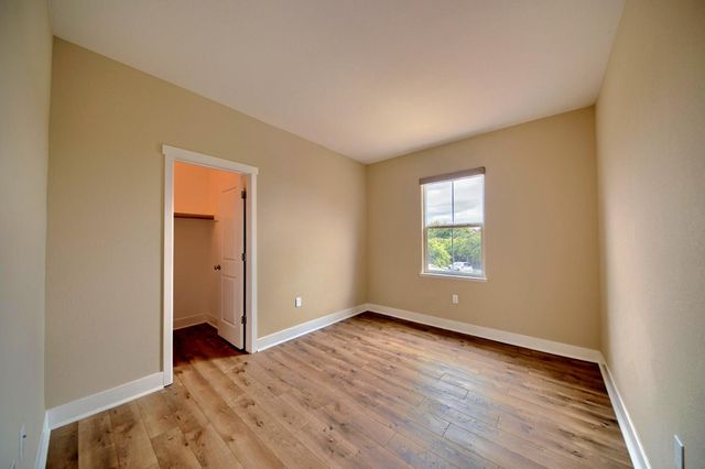 1329 Darrow Dr, Lathrop, CA 95330