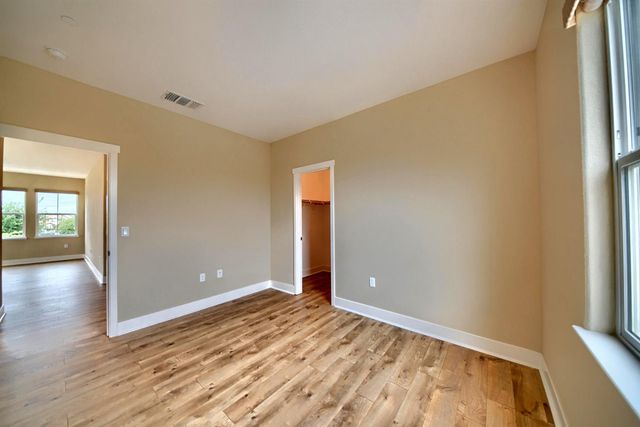 1329 Darrow Dr, Lathrop, CA 95330