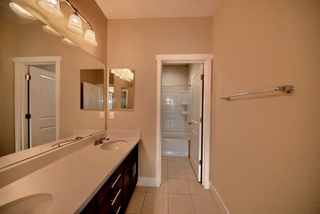 1329 Darrow Dr, Lathrop, CA 95330