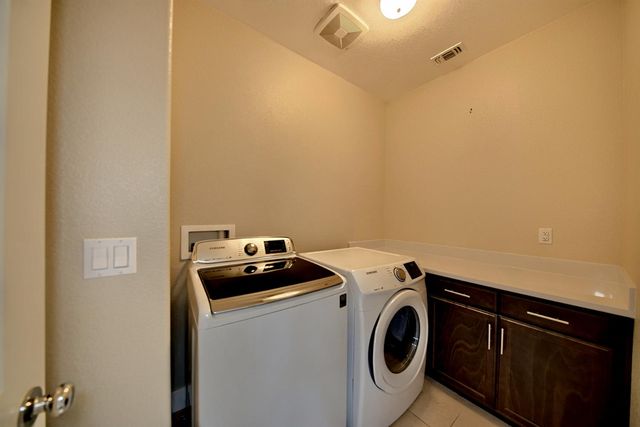 1329 Darrow Dr, Lathrop, CA 95330