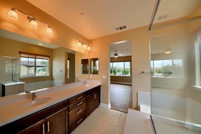 1329 Darrow Dr, Lathrop, CA 95330