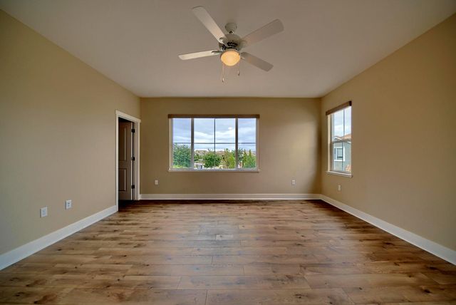 1329 Darrow Dr, Lathrop, CA 95330