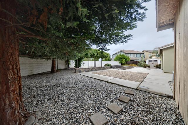 1329 Darrow Dr, Lathrop, CA 95330