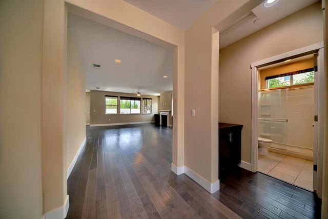 1329 Darrow Dr, Lathrop, CA 95330