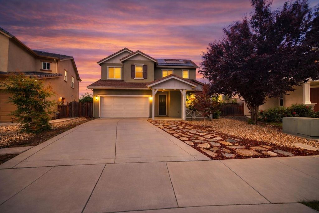 1329 Darrow Dr, Lathrop, CA 95330