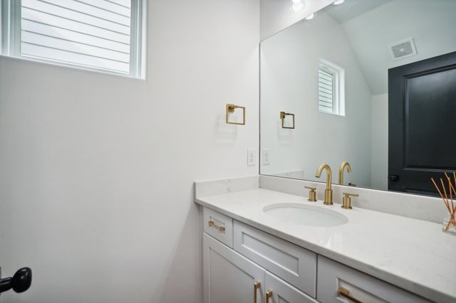 569 Green Ln, Whites Creek, TN 37189
