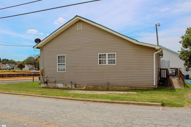 11 5th Street, Greer, SC 29651