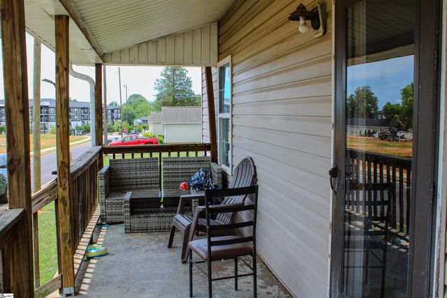 11 5th Street, Greer, SC 29651