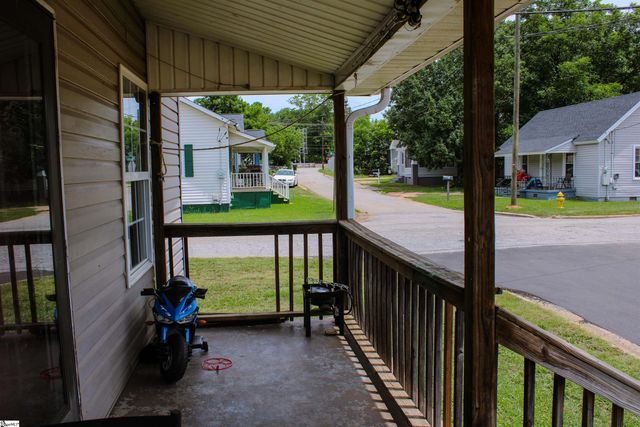 11 5th Street, Greer, SC 29651