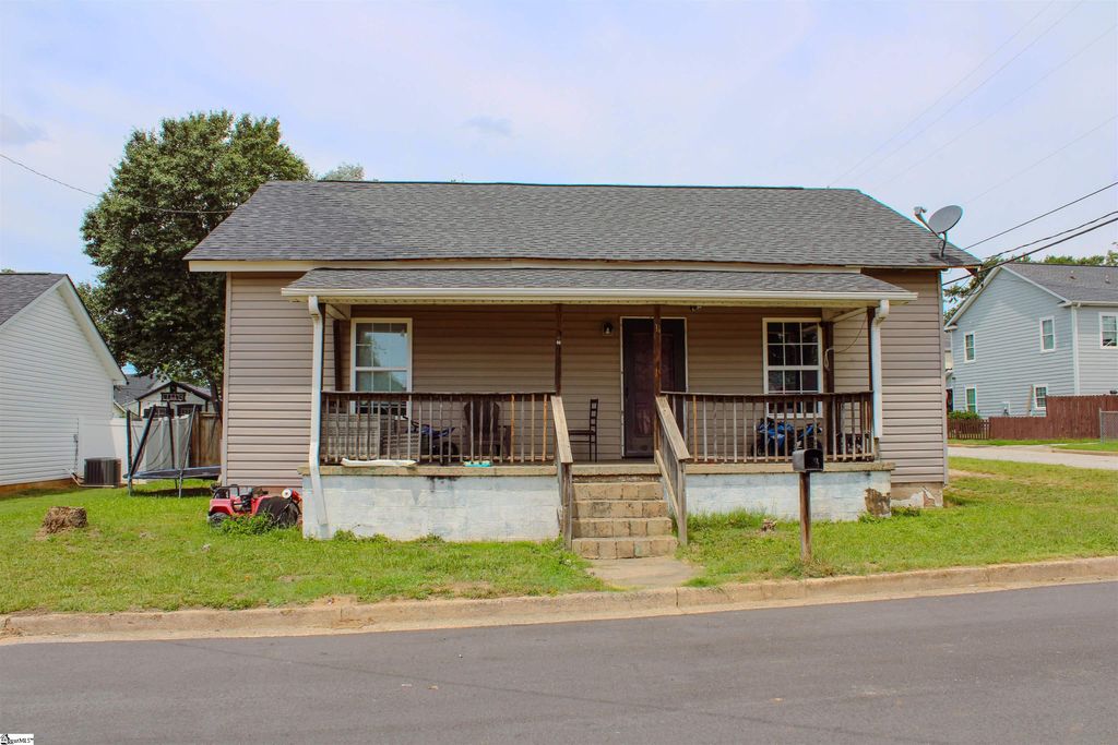 11 5th Street, Greer, SC 29651