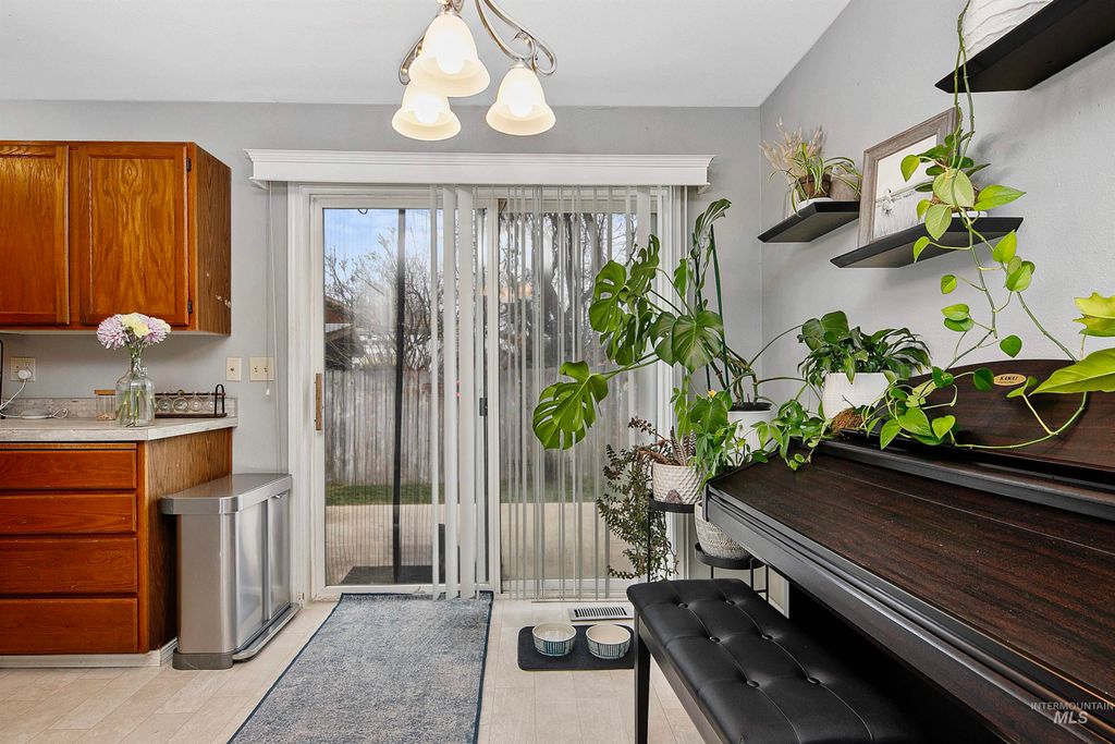 3925 W Garnet Street, Boise, ID 83703 photo 5