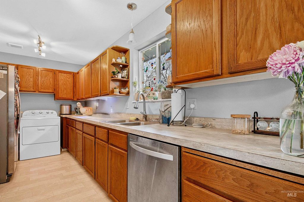 3925 W Garnet Street, Boise, ID 83703 photo 6