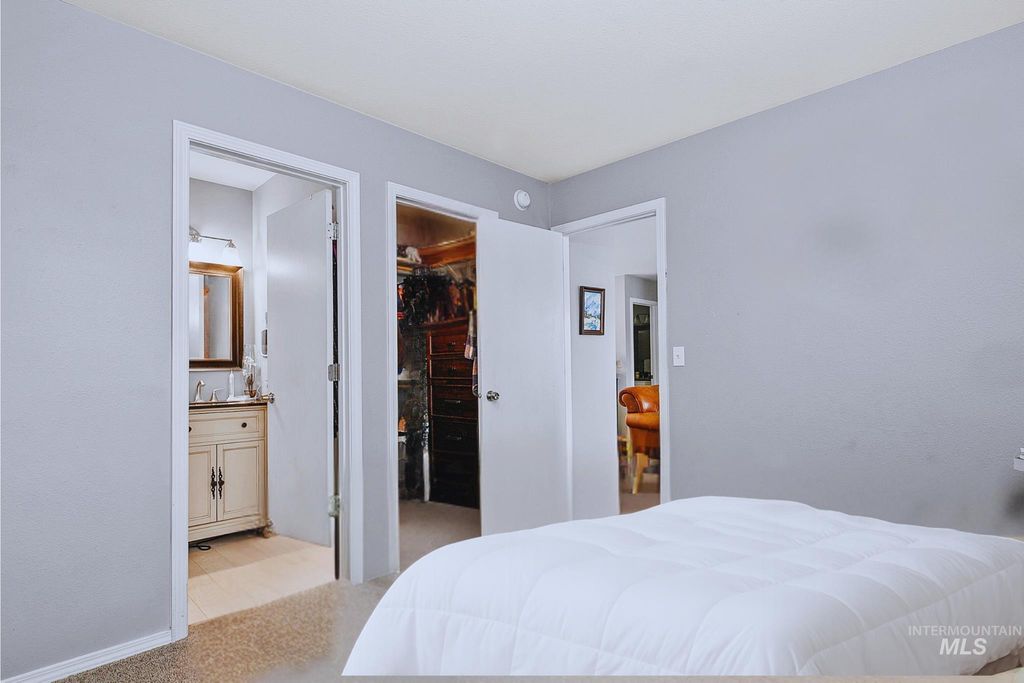 3925 W Garnet Street, Boise, ID 83703 photo 8