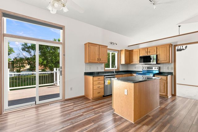 11205 72nd Avenue N, Maple Grove, MN 55369
