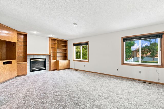 11205 72nd Avenue N, Maple Grove, MN 55369