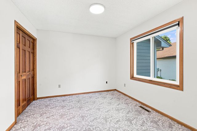 11205 72nd Avenue N, Maple Grove, MN 55369