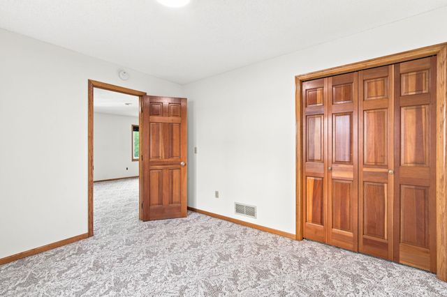 11205 72nd Avenue N, Maple Grove, MN 55369