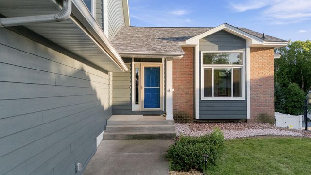 11205 72nd Avenue N, Maple Grove, MN 55369
