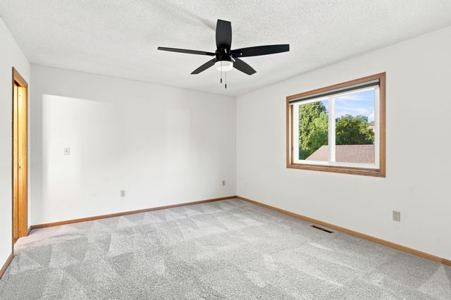11205 72nd Avenue N, Maple Grove, MN 55369