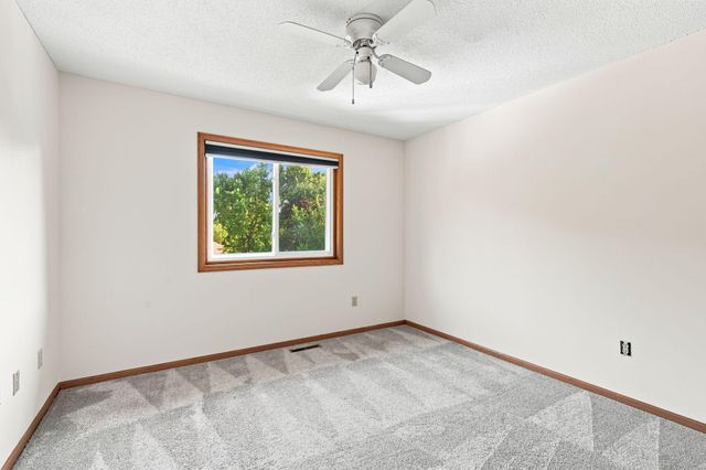 11205 72nd Avenue N, Maple Grove, MN 55369