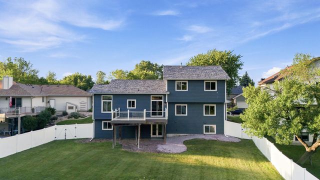 11205 72nd Avenue N, Maple Grove, MN 55369